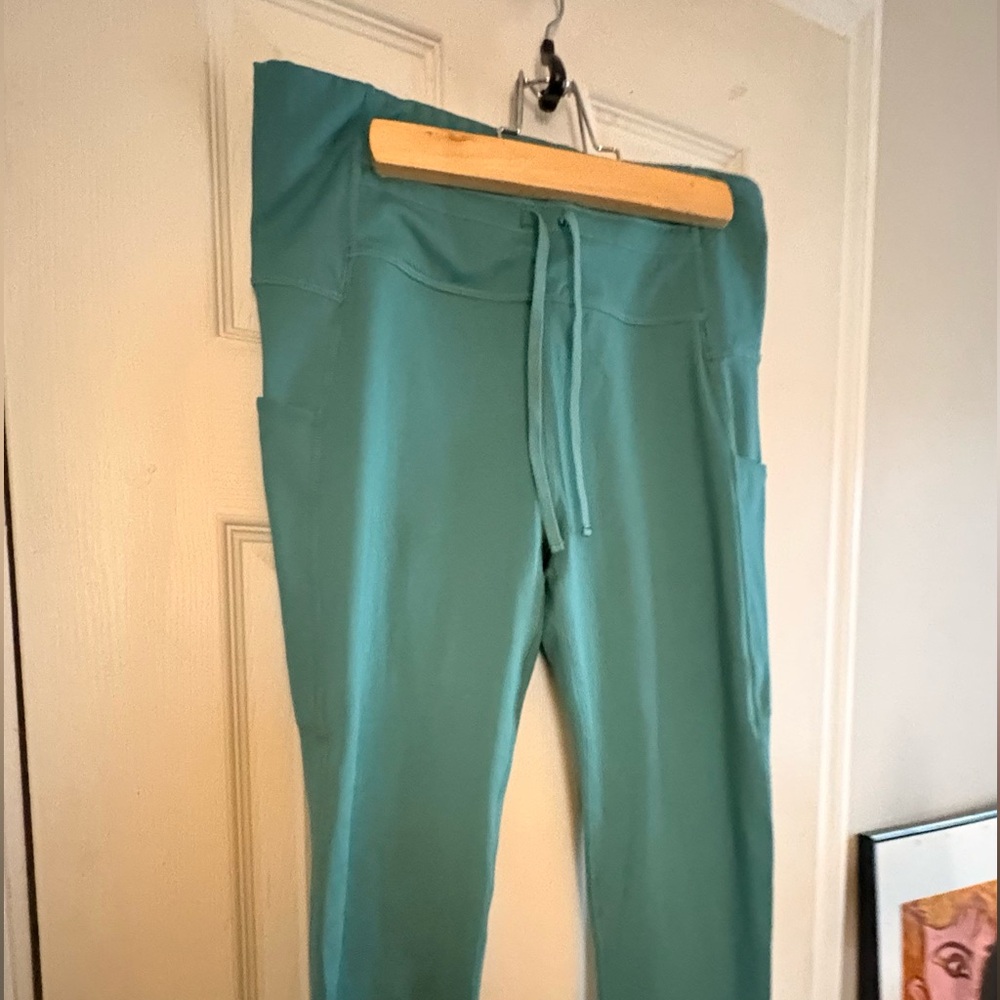 Fabletics Teal Leggings with Pocket Medium High-Waisted Ultra Cool - Picture 8 of 8